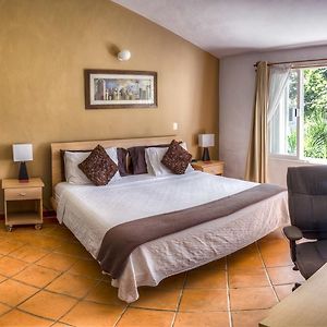 Deluxe Double Room Shower